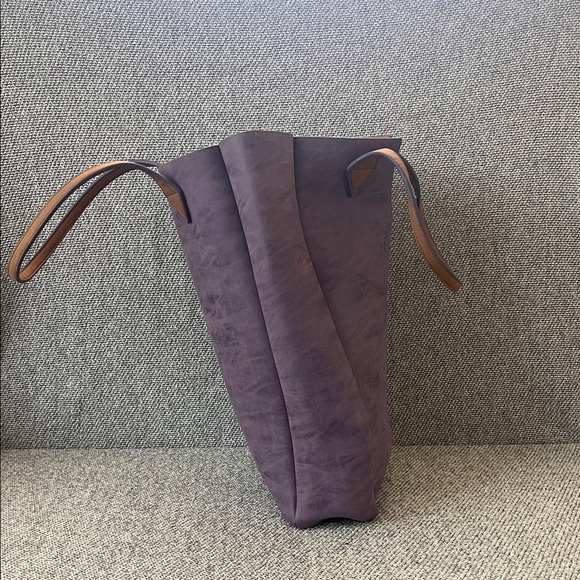 JAFRA Chic Plum Tote with Tan Straps - Picture 3 of 16